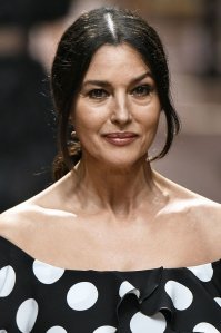 Если это Моника в 2019 году, "как есть, без фотошопа", то это тогда кто?