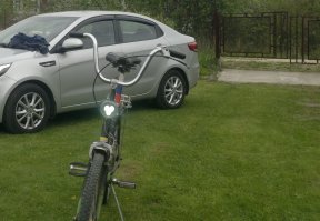 Жиза =)) В "Бардачке" обмотанные тряпкой чтоб не гремели,лежали 1,2,4 ключи."Клинья" на шатунах были расходниками ))))Сколько было подложено железок,чтоб не "било"..... Так и не нашёл нормальных клиньев ))) Велу на даче лет 20 (Таир называется,переделан со скоростного в обычный,с кареткой тормозной.Заменил заднее колесо в сборе и цепь укоротил).Так он перебирался полностью каждый год.Чтоб без проблем лето откатать на даче.До сих пор только шины подкачиваю и в путь.Советские фару и задний фонарь переделал на светодиоды,и добавил аккум.Не скрипит - шикарные ощущения ))) Тяжёлый,капец  =)) В сравнении с обычным простым "горным" - тренировка для ног и дыхалки мощная )))До сих пор в строю.