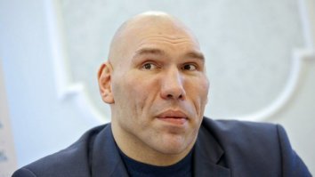 Вот восстановят через 1300 лет его черепушку....Что про нас потомки подумают??