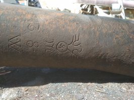 А на берегу лежит ее якорь.