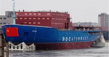 Атомный ледокол «Урал» спущен на воду в Петербурге