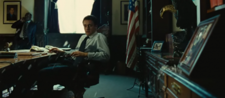 когда хотят убрать что-то-то уж стёкла не помогут-это уж крайность-подскольнулся-упал и что-то пошло не так.