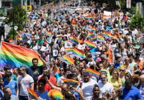 Да ладно. Вот Gay Pride Parade - парад гордости п@дорасов в Нью Йорке. Американцам есть чем гордиться.