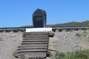 Э нет. Они сначала запустили на полную мощность межконтинентальные перелеты. Конкорд изначально шел как развлечение для богатых и экономии времени.Вот это за 2011 год
 А у нас в принципе не строят ни каких путей ни быстрых ни медленных.
"Как сообщили корреспонденту The Moscow Post в пресс-службе Правительства Российской Федерации, В.В.Путин, прибывший с рабочей поездкой в Республику Тыва, принял участие в церемонии закладки железнодорожной линии Кызыл–Курагино.
Премьер забил серебряный костыль в первое звено железнодорожной трассы, тем самым дав старт строительству более чем 400-километровой магистрали Кызыл–Курагино. После этого глава Правительства открыл памятный камень, заложенный в честь начала строительства, и пообщался с рабочими. «Работа вам предстоит большая, года на четыре уж точно», – сказал В.В.Путин, пожелав строителям успехов.

Перед церемонией начала строительства президент Енисейской промышленной компании (ЕПК) Р.С.Байсаров представил главе Правительства проект железной дороги. Предприниматель рассказал, что строительство магистрали Кызыл–Курагино позволит создать около 15 тыс. рабочих мест, а также увеличит налоговые поступления в федеральный бюджет от ЕПК до 13 млрд рублей. По словам Р.С.Байсарова, в процессе строительства придётся возвести порядка 170 мостов и тоннелей, поэтому проект весьма дорогостоящий. Общий объём инвестиций в проект составит 136 млрд рублей, большую часть из них (85,7 млрд рублей) вложит ЕПК. «49 из них выделит государство», – добавил В.В.Путин. "
Экономически оправданно со всех сторон.
Смотрим что сейчас там