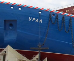 Думаю при резке спускового происходит рывок,настолько мощный что не выдержал канат на который повесили начало цепи от якоря,
При этом самое интересное,на правом борту 42 звена,и на левом -который и привёл эффект домино -25 звеньев...