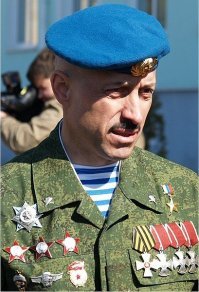 27 апреля 2012 года Анатолий Лебедь разбился перед воротами[6] парка «Сокольники» в Москве, попав в ДТП. Авария произошла около 17:45 на пересечении Богородского шоссе с Майским проспектом и Оленьим проездом. Лебедь не справился с управлением мотоцикла и врезался в бордюр. От полученных ранений он скончался на месте[7]. Похоронен на Аллее Героев Преображенского кладбища в Москве[8]. В июле 2013 года на могиле десантника установлен памятник, сделанный за счёт средств его сослуживцев и ветеранов воздушно-десантных войск России[9].