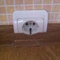 Ну для кухонной техники (посудомойка, итд) на такой высоте обычно и ставят .