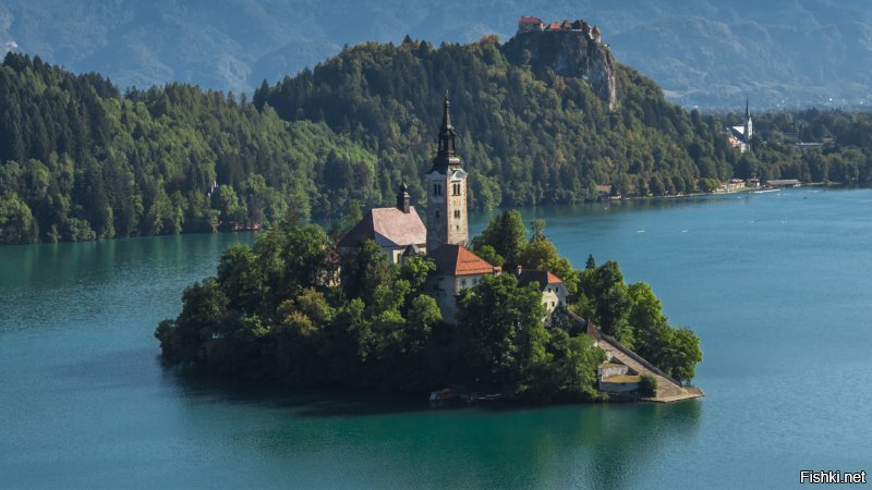 Церковь Вознесения Девы Марии. Озеро Блейско, Словения.
