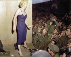 Какие разные выступления. Разные актрисы - разные бойцы.  Любовь и секс. Воины-освободители и не пойми кто.