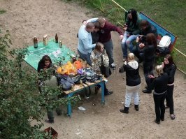 По "чёрному"!? Так как, и что,  бухают сегодня, "совку" не снилось в кошмарных снах...