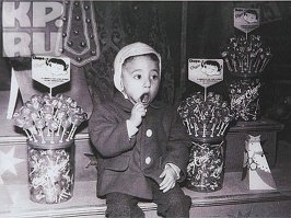 Конфета детства: почему чупа-чупс так назвали?