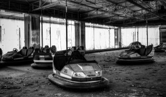 Одна фотография - Корея. Вторая - припять. Угадай, где - которая.