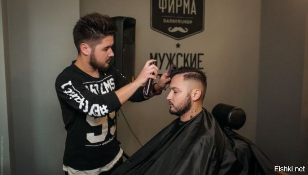 Ну вот что выдаёт википедия:
"Барбершоп (от англ. barbershop   барбер+шоп, мужской парикмахер+магазин), в своём классическом варианте,   это парикмахерская для мужчин; присутствие женщин в барбершопах исключено по определению[1][неавторитетный источник?]. При этом барбершоп может иметь элементы салона или клуба   в барбершопе, помимо самой парикмахерской, могут быть ещё небольшой бар (с модным крафтовым пивом) и даже магазин одежды"
И гугл картинки:

Так что не думаю, что я прям таки не прав.