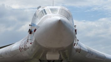 В 1999 2000 годах была достигнута договорённость, по которой Украина передала России восемь Ту-160 и три Ту-95 взамен на списание части долга по закупкам газа. 

Алексей Плохов - Был перебазирован из Прилук в Энгельс. Прошёл модернизацию

Валерий Чкалов - Был перебазирован из Прилук в Энгельс

Николай Кузнецов - Был перебазирован из Прилук в Энгельс

Василий Сенько - Был перебазирован из Прилук в Энгельс. Прошёл модернизацию в 2016 году

Игорь Сикорский - Был перебазирован из Прилук в Энгельс

Андрей Туполев - Был последним перебазирован из Прилук в Энгельс. 19 декабря 2014 года передан Министерству обороны после капитального ремонта с модернизацией

Имена ещё трёх не нашёл.