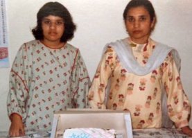 1 фото: Басма и Атиф в детстве. 
2 фото: Басма Рефэй с матерью. 
3 фото: Атиф в день выпуска из высшей школы.