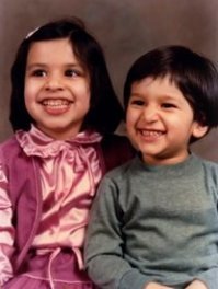 1 фото: Басма и Атиф в детстве. 
2 фото: Басма Рефэй с матерью. 
3 фото: Атиф в день выпуска из высшей школы.