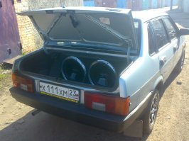 А у нас по ночам от петушар много шума