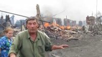 Да и в Одессе никто "особо не бузил" для того, чтоб их сжечь заживо...
И милиционеры, соженные заживо в отделении милиции 9-го Мая 2014-го так же...
Ну, а Снежное, вероятно, заслужило авиаудар 15.07.2014 (хм, на ополченцев не спихнешь - у них нет самолетов, а сказать, что это российский самолет отбомбился по Снежному, как-то даже язык не повернется):

И Луганск, конечно же, заслужил авиаудар по центру города:

А станица Луганская, перепаханная ударом истребителя - та вообще должна сказать спасибо, что легко отделалась!

Конечно же, "русская весна" стала причиной начала гражданской войны, никак не проклятый людьми Майдан, где убивали людей, жгли "коктейли молотова", который сверг законную власть и развязал полноценную войну со своим народом!
