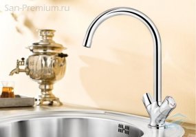 Дело не в пластинах. Излив кухонного смесителя, ввиду кухонной специфики (мойка посуды, наполнение емкостей) делается несколько иной формы нежели у показанного.