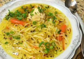 А где наше ВСЕ - куриный бульончик с лапшичкой? Да вообще вкуснейшее блюдо