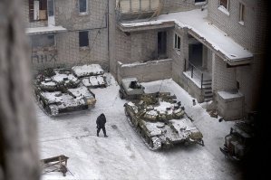 Недобитки бандеровские прячутся за спинами мирных жителей!
И даже не стесняются это демонстрировать!