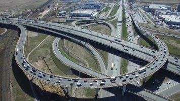 Да и кстати, развязки в России как бы не сильно слабее