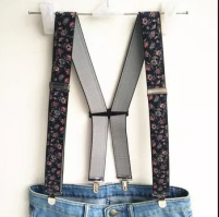 А что, подтяжки уже не в моде