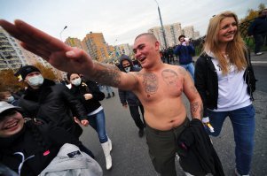 Я слышал...русские так поступают...вот ссылки, могу еще штук 500 скинуть))

- член "Бойцовского клуба" во Владивостоке ЗАРЕЗАЛ вступившегося за девушку мужчину 

- в донском селе ТОЛПА НАСМЕРТЬ ЗАБИЛА 22-летнего парня из-за помятых машин :

- в Ростове трое парней ЗАРЕЗАЛИ своего 20-летнего знакомого из-за банковской карты :

- Ивановский подросток ЗАРЕЗАЛ сверстника из-за девушки :

- В Рыбинске банда подростков ЗАБИЛИ НАСМЕРТЬ мужчину -

- Четверо Пермяков до смерти ЗАБИЛИ мужчину за грязь на машине 

- Житель Нижнего Новгорода НАСМЕРТЬ ЗАБИЛ прохожего за пачку сигарет 

- массового убийства в Челябинской области, преступник славянской наружности ЗАРЕЗАЛ четверых взрослых и ребенка ://

- в Курской области, молотком и ножом трое преступников УБИЛИ вначале 91-летнюю женщину а потом ее 78 летнюю родственницу 

- В Первоуральске группа людей НАСМЕРТЬ ЗАБИЛА НОГАМИ 
15-летнего подростка. 

- В Новосибирской области, четверо подростков НАСМЕРТЬ ЗАБИЛИ ПАЛКАМИ односельчанина :