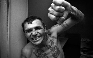 Я слышал...русские так поступают...вот ссылки, могу еще штук 500 скинуть))

- член "Бойцовского клуба" во Владивостоке ЗАРЕЗАЛ вступившегося за девушку мужчину 

- в донском селе ТОЛПА НАСМЕРТЬ ЗАБИЛА 22-летнего парня из-за помятых машин :

- в Ростове трое парней ЗАРЕЗАЛИ своего 20-летнего знакомого из-за банковской карты :

- Ивановский подросток ЗАРЕЗАЛ сверстника из-за девушки :

- В Рыбинске банда подростков ЗАБИЛИ НАСМЕРТЬ мужчину -

- Четверо Пермяков до смерти ЗАБИЛИ мужчину за грязь на машине 

- Житель Нижнего Новгорода НАСМЕРТЬ ЗАБИЛ прохожего за пачку сигарет 

- массового убийства в Челябинской области, преступник славянской наружности ЗАРЕЗАЛ четверых взрослых и ребенка ://

- в Курской области, молотком и ножом трое преступников УБИЛИ вначале 91-летнюю женщину а потом ее 78 летнюю родственницу 

- В Первоуральске группа людей НАСМЕРТЬ ЗАБИЛА НОГАМИ 
15-летнего подростка. 

- В Новосибирской области, четверо подростков НАСМЕРТЬ ЗАБИЛИ ПАЛКАМИ односельчанина :