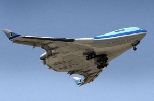 Немного похож на разрабатываемую Боингом модель 797 - ответ на А380. Сегодня заброшен, возможно не из-за схемы "летающее крыло" а из-за  невостребованной рынком огромной вместимости.