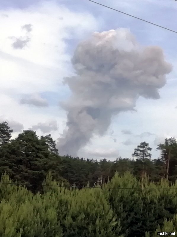 31.05.2019 досмотрел четвертую серию.
01.06.2019 в двух километрах от моего дома два взрыва по пол тонны.
Ужас непередаваемый. 
Все как в кино на 100%, все под контролем, готовьтесь к эвакуации....
Много пострадавших в радиусе пяти километров среди населения г.Дзержинска.
На заводе в эпицентре все живы и здоровы...
Инструкции КГБ не изменились с тех времен абсолютно.
Есть видео, да карма не позволяет))