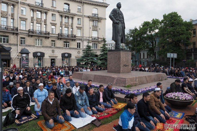 Кино на выселках снимали, а вот петроградка.