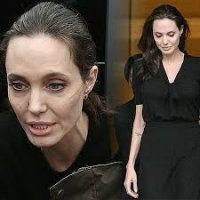 Теперь она - посетительница больниц:)