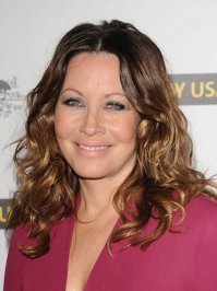 Линда и сейчас хорошо выглядит, а ведь 7-й десяток идет...