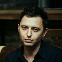 Ему, как президенту может двойник понадобиться. У меня есть один на примете