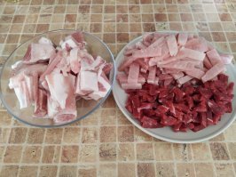 Главное делать все по технологии и все!!! А мясо: говядина - окорок, свинина карбонат и грудинка.