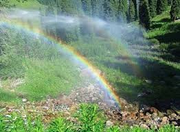 Особенно приятно ходить в булошную когда идёт летний майский дощь.......