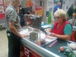 Лицо как лицо ! В заднем кармане заныкал бухло и глазками хлопает. Если кипишь можно на склероз списать, в этом возврасте прокатит.