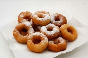 Вот пончики, а то квадратное это вообще донаты.