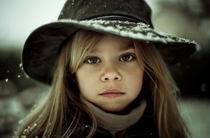 Смотреть не на что. Искусственные, чрезмерно пост-обработанные, некрасивые фото.