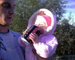 следить надо за детьми, укусов не будет.
и наверняка все выше перечисленные травмы должны были достаться дебилам-родителям, а не их ещё не смышлёным и не обученным детям.