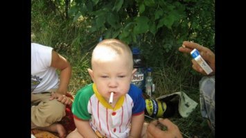 следить надо за детьми, укусов не будет.
и наверняка все выше перечисленные травмы должны были достаться дебилам-родителям, а не их ещё не смышлёным и не обученным детям.