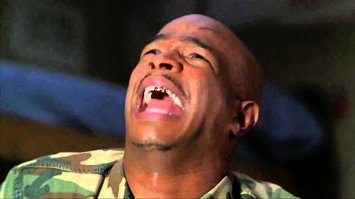 Но он подползает и говорит мне:   Пееейн! Я ног не чувствую… А я ему:   Буба, у Тебя их нет!