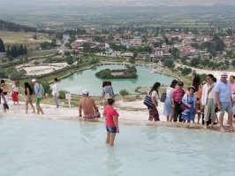 на рекламных фото всегда всё выглядит шикарно - Памуккале в Турции