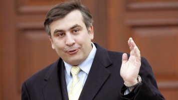 Для тех, кому лень завязывать галстук, дизайнеры придумали магнитный