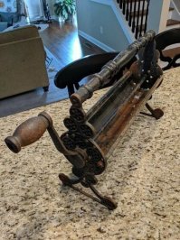 Для тех, кто не понял. Складки на жопе заворачивать. А у кого губы.... Ну Вы поняли про внимание автора к деталям.