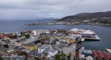 Если рассматривать континентальную часть, то "самый" северный город Норвегии не Трумсё, а Хаммерфест:)