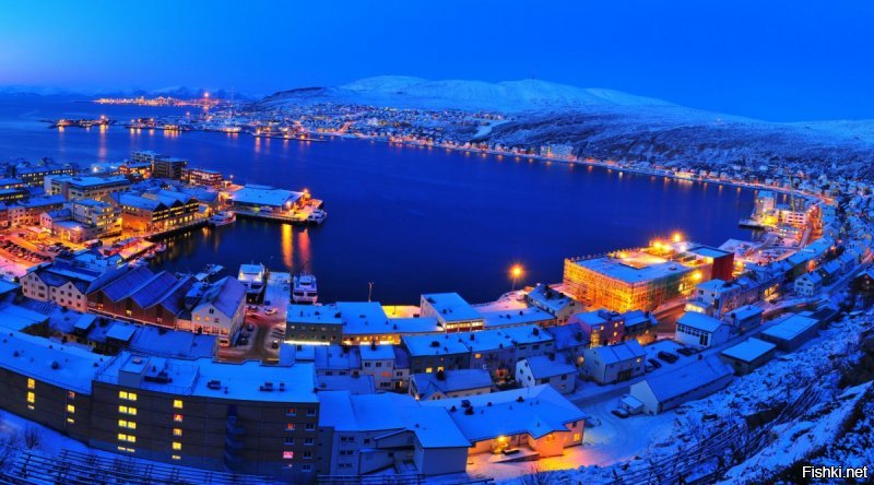 Если рассматривать континентальную часть, то "самый" северный город Норвегии не Трумсё, а Хаммерфест:)