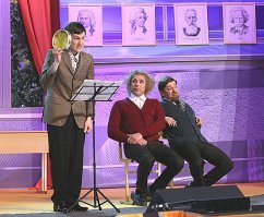 На бубне слабо сыграть Show must go on?