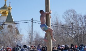 вот тебе реальные дикие обезьяны...а то любители)))
